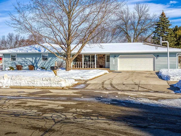 901 Beechwood Ave, Little Chute, WI 54140