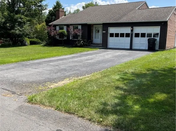 5722 Stonykill Dr, East Syracuse, NY 13057