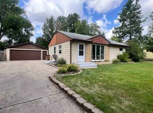 1608 5th St SW, Minot, ND 58701