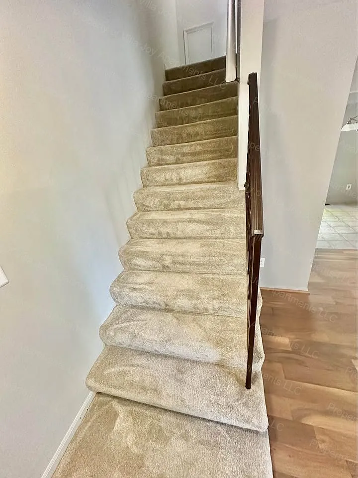 2 bed, 1.5 bath, 950 sqft, $1,575 — Photo 4