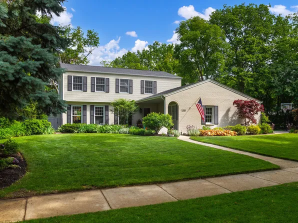 1217 Cheshire Ave, Naperville, IL 60540