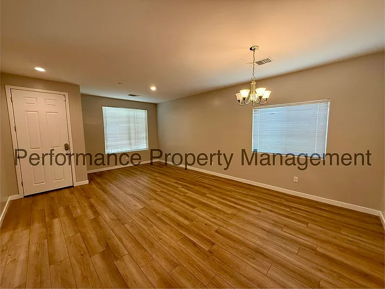 7215 Canyon Creek Dr — Photo 3