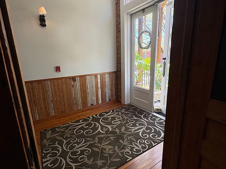 102 Russell St #101 — Photo 2