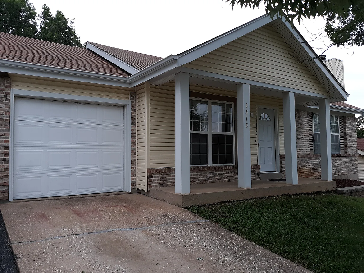 5313 Winthrop Dr photo 1