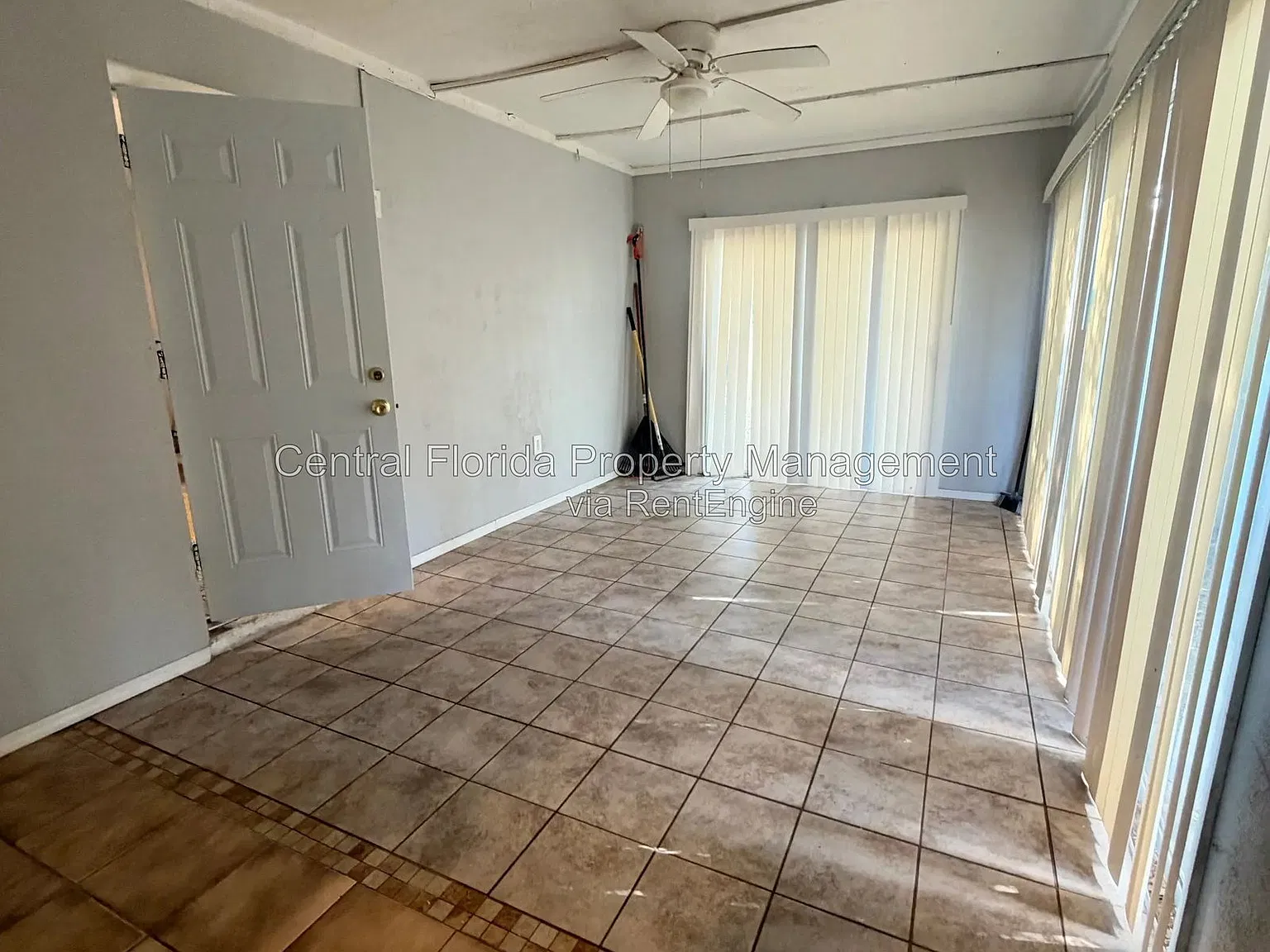 3 bed, 2.0 bath, 1140 sqft, $1,799 — Photo 2