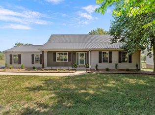 135 Clubhouse Ln, Glasgow, KY 42141