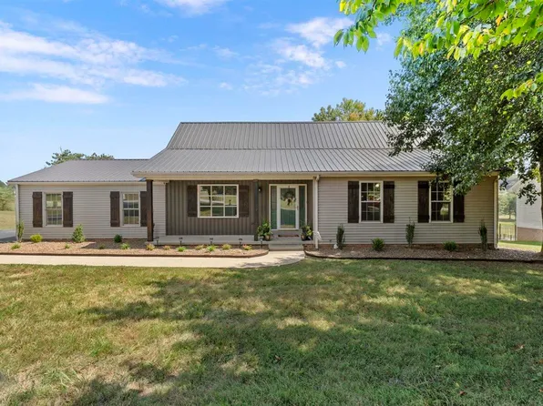 135 Clubhouse Ln, Glasgow, KY 42141