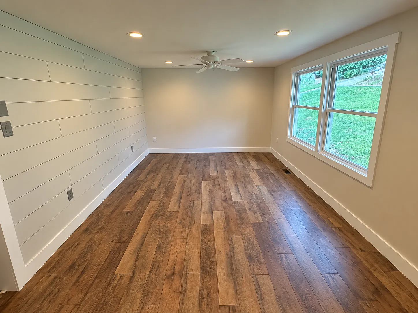 3 bed, 960 sqft, $1,975 — Photo 3