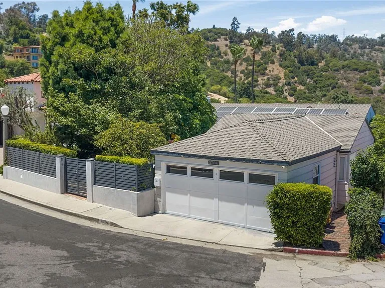 3704 Prestwick Dr — Photo 64