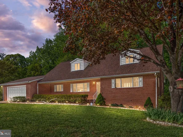 5425 Strawberry Ln, King George, VA 22485