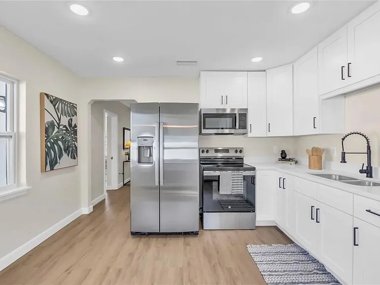 5215 S Puritan Ave — Photo 3