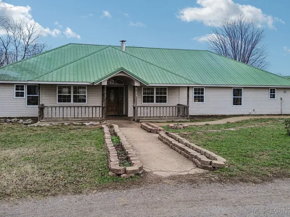 4514 S 4390th Rd, Welch, OK 74369