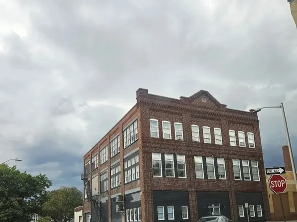 18 S 3rd St #6, Reading, PA 19602