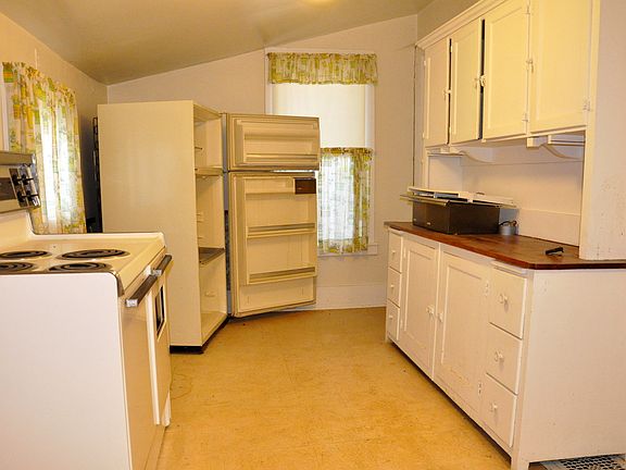 4th image of 110 W Washington St