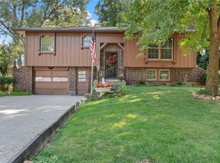 1403 Ridgeway Dr, Richmond, MO 64085