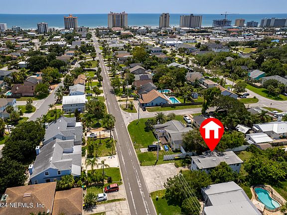 3rd image of 612 10TH Avenue S