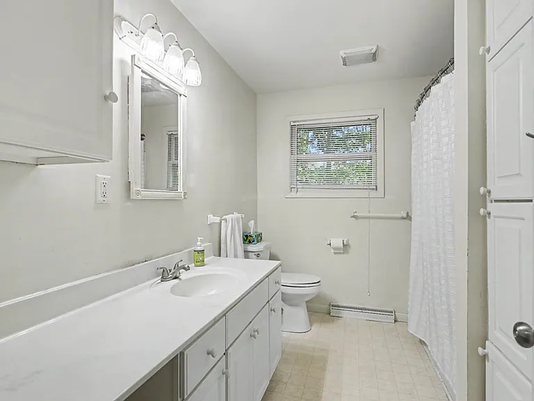 112 Holly Rd — Photo 8