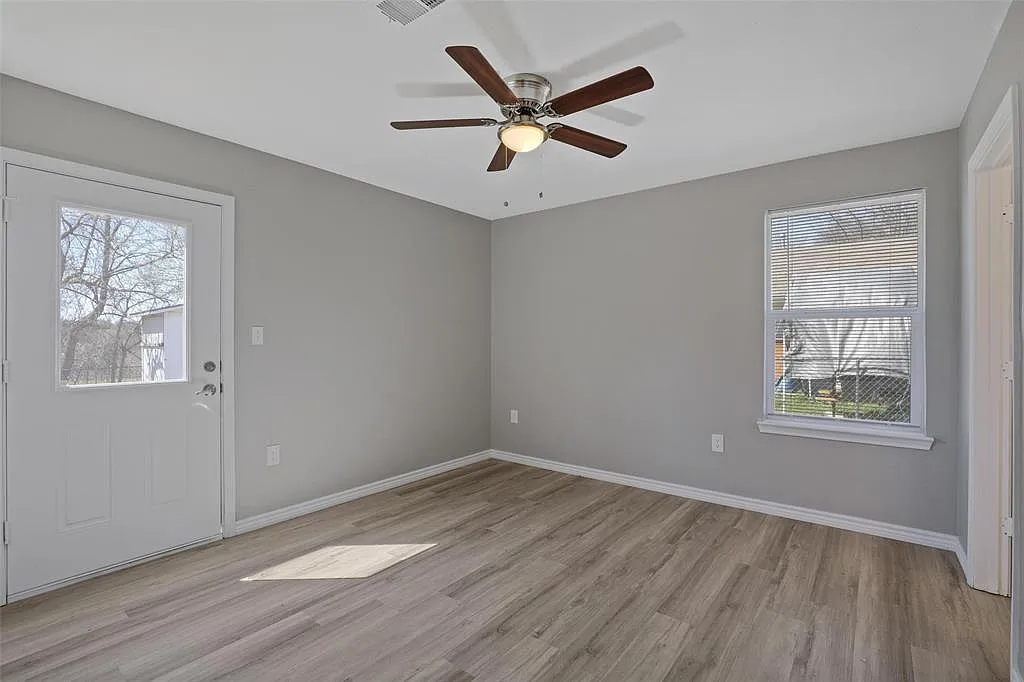 3 bed, 1200 sqft, $1,500 — Photo 4