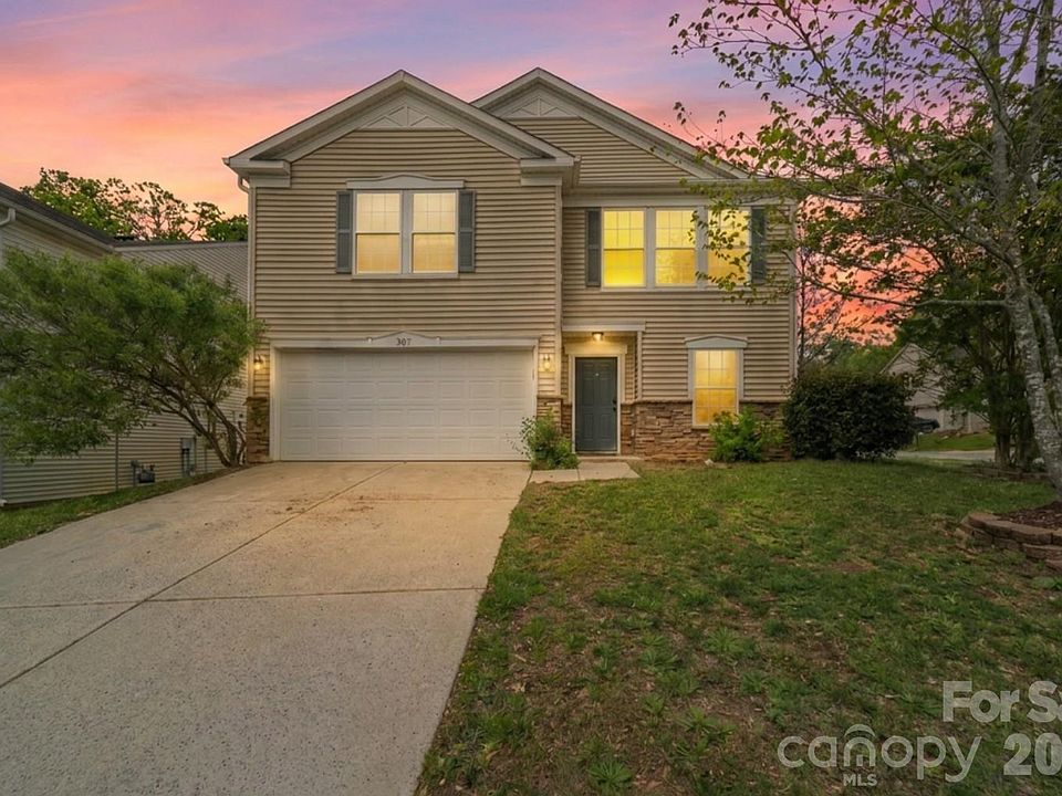 1st image of 2902 Royal Fern Ln