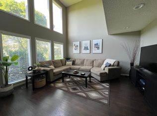 1819 Fairway Dr, Hudson, WI 54016