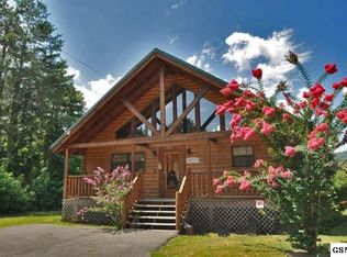 3910 Valley View Dr, Pigeon Forge, TN 37863