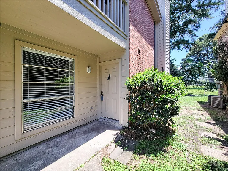 13611 Ravensway Dr #B — Photo 2