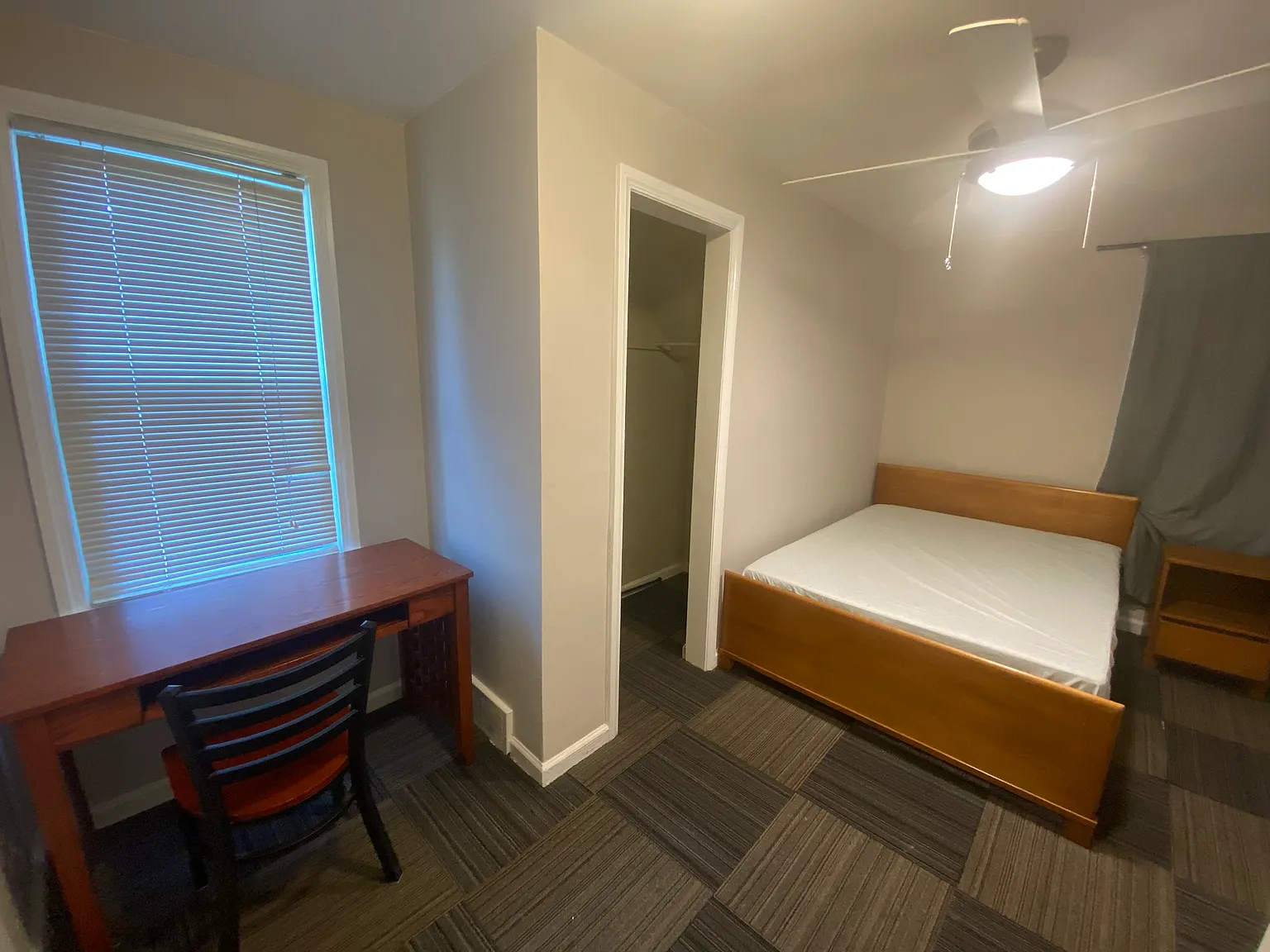 5 bed, 1700 sqft, $690 — Photo 2