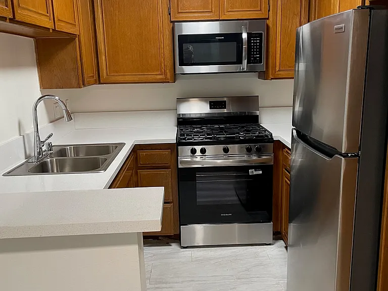 Reeves street luxury apartments — Photo 14