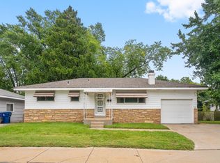 1690 Patterson Rd, Florissant, MO 63031