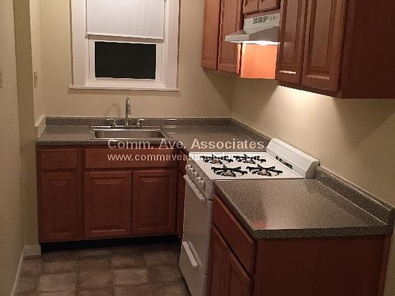 3rd image of 1142 River St APT 2R