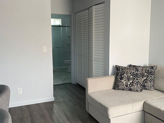 3rd image of 2854 Sewell Ave
