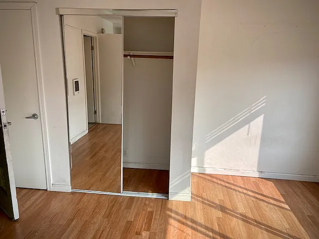Building Photo - 1341 Rosecrans St #4