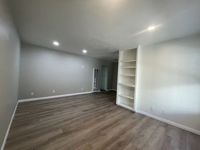 4216 Euclid Ave #2 — Photo 4