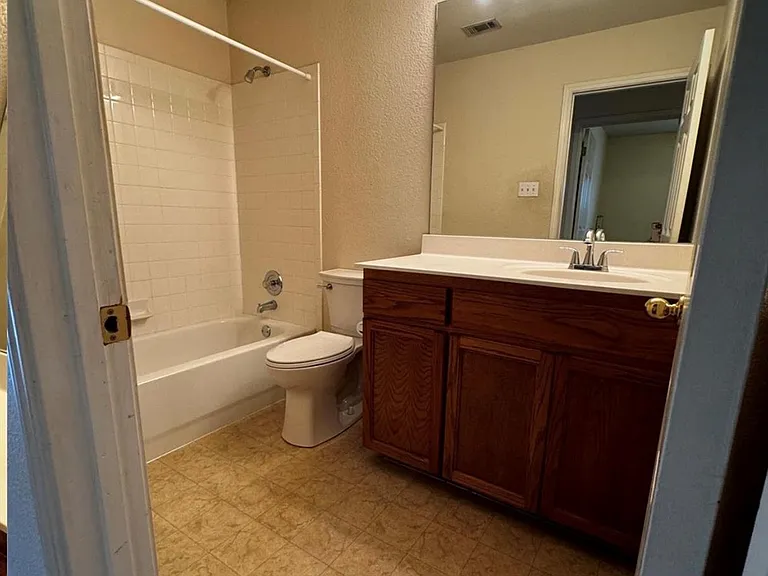 8613 Talyne Chaise Cir #B — Photo 10