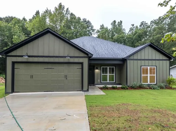 427 Lee Road 562, Smiths Station, AL 36877