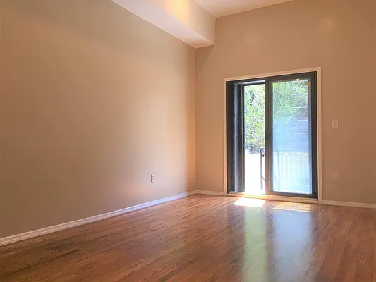 Rented by R New York | media 18