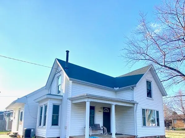 108 N Elm St, Elmwood, IL 61529