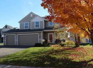 1141 Grove Cir, Victoria, MN 55386