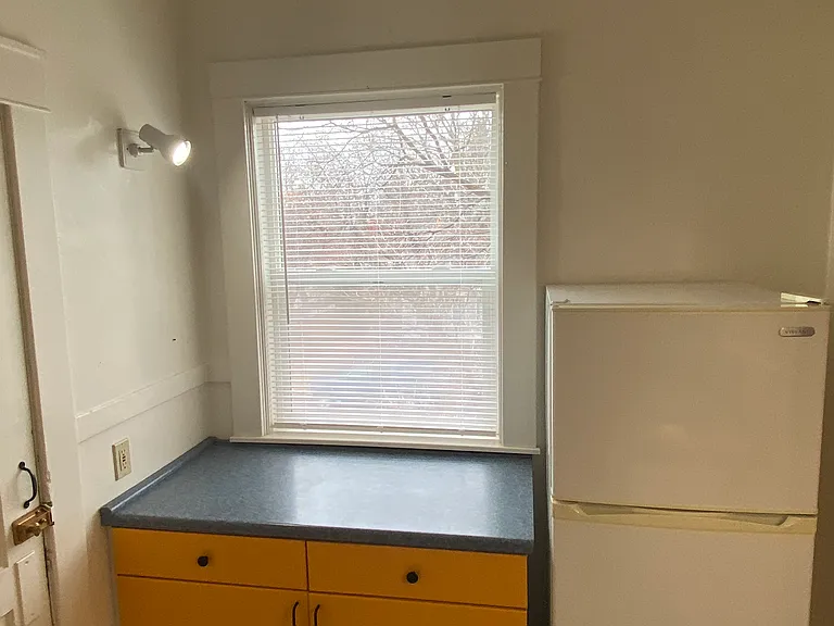 336 S 6th St W #24 — Photo 12