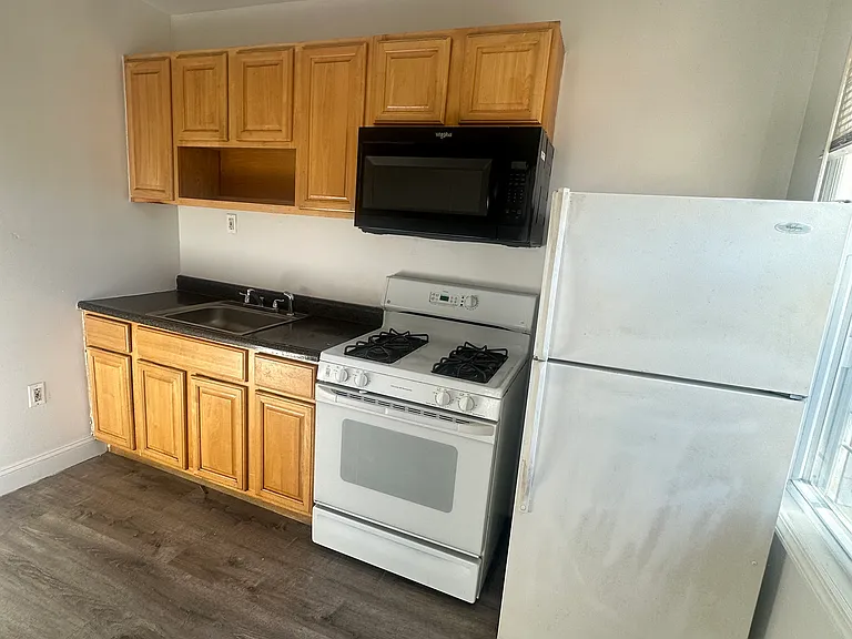 428 Franklin St #2 — Photo 2