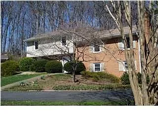 111 Kerry Ln photo 1