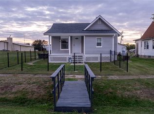 109 NE 2nd St, Melcher, IA 50163