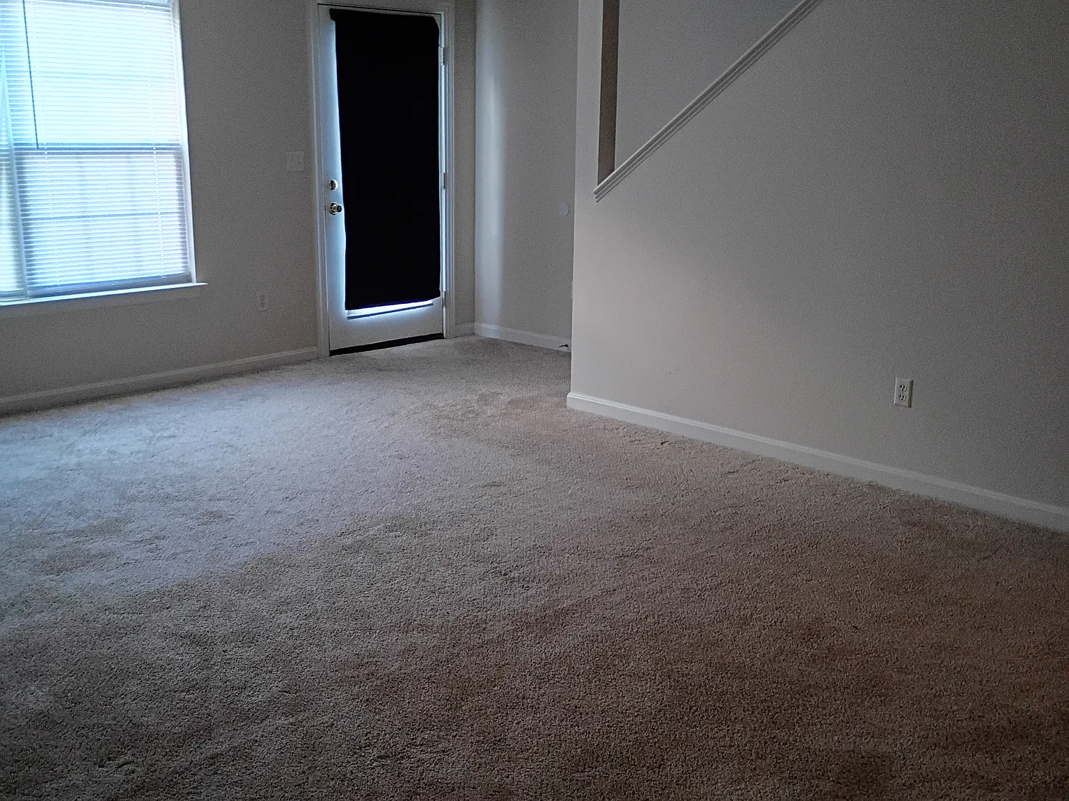 3 bed, 2.5 bath, 1445 sqft, $2,130 — Photo 2