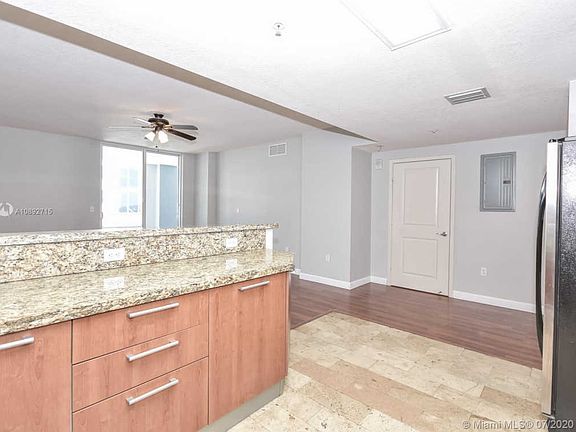 4th image of 170 SE 14th St APT 1508