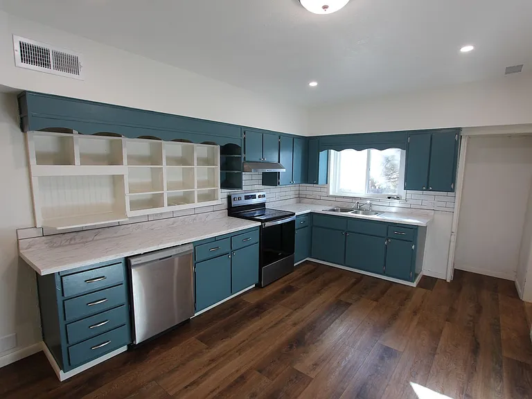 1612 N San Francisco St — Photo 11