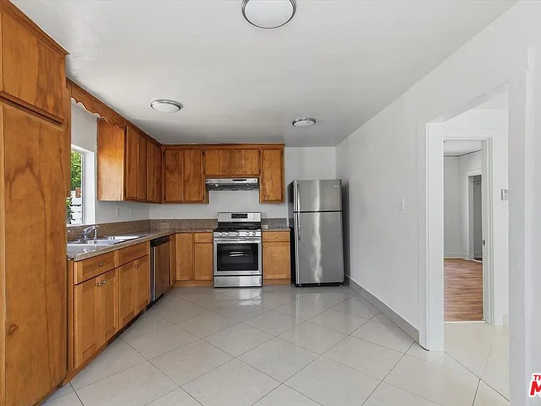 4133 Bemis St — Photo 8