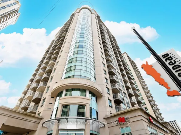 234 Rideau St #902, Ottawa, ON K1N 0A9