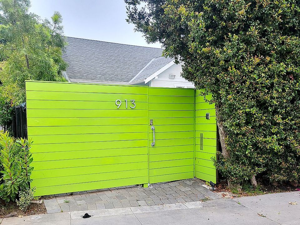 1st image of 913 S Bundy Dr