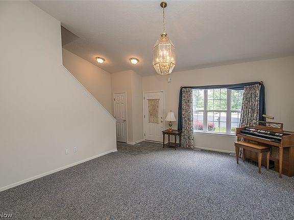 5th image of 2044 Sycamore Dr