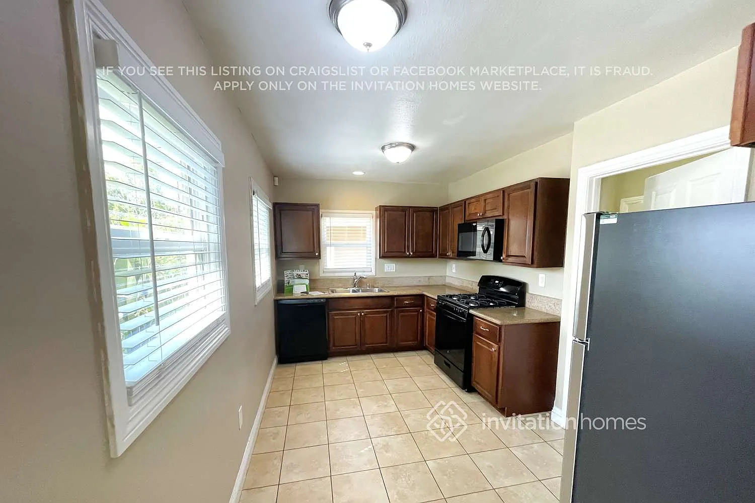 1221 E Roosevelt Rd Long Beach, CA 90807 — Photo 3